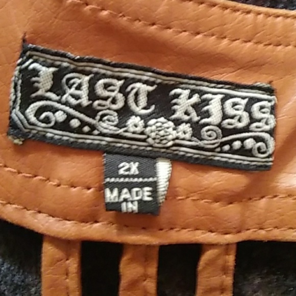 Brown Vest - Picture 2 of 2